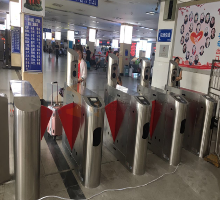 三輥閘進(jìn)口打卡闡不動作是怎么回事？